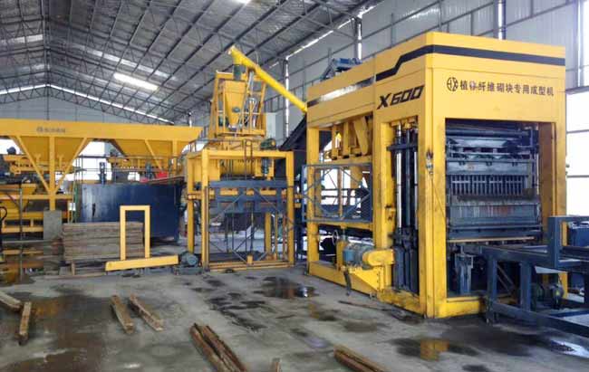 混(hun)凝土砌塊磚機變(biàn)頻器調頻振動的(de)優點