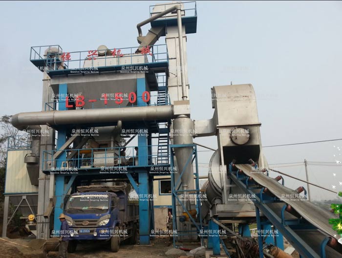 南非(fēi)瀝青拌合(hé)站客戶