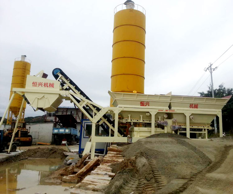 恒興穩(wěn)定土拌(ban)和站設(she)備在泉(quán)州台商(shang)投資區(qū)安裝調(diao)試完畢(bi)